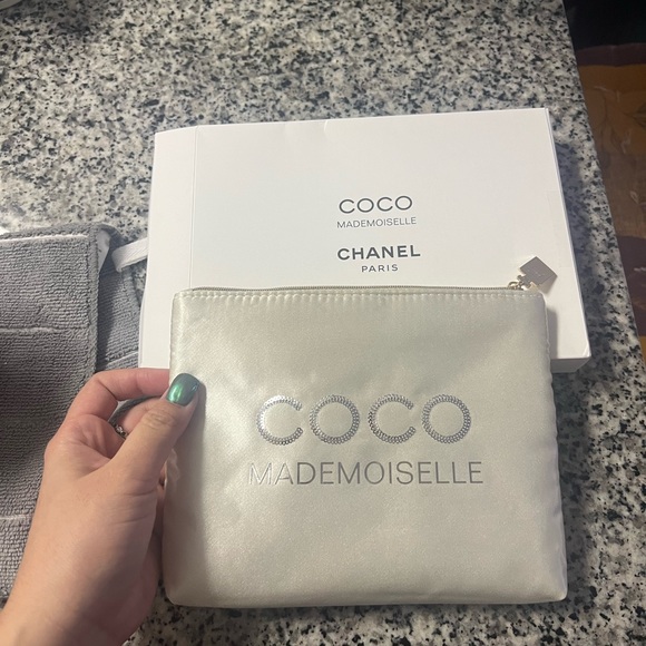 Coco Chanel make up bag - Picture 4 of 6